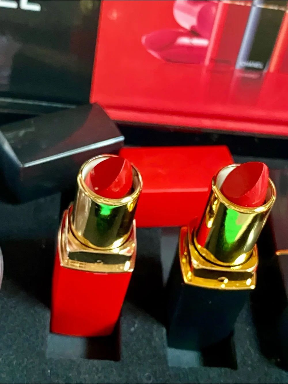 Women Makeup Lipstick & Fragrance Set — Red Shades